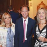 José María Fonollosa con su mujer, Mercedes Para –a la izda.– y Julia Benavides (Peldaño).