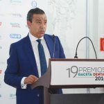 El Dr. Óscar Castro, presidente del Consejo de Dentistas, en un momento de su discurso.