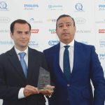 El Dr. Óscar Castro, presidente del Consejo 
General de Dentistas de España, entregó el trofeo al ganador.