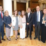 De izda. a dcha., Asier Labarga (Ifema), Margarita Alfonsel (Fenin), Eva Beloso (Fenin), Margarita Sopena (Fenin), José Luis del Moral (GACETA DENTAL), Luis Garralda (Intra-Lock) y María José Sánchez (Ifema).