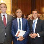Víctor Serrano Sánchez y los doctores Óscar Castro y Jorge Ripollés.