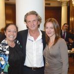 Los doctores Carmen Álvarez y Miguel Carasol, con Gema Bonache (GACETA DENTAL).