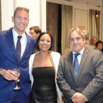 José Martínez (W&H), Ana Desroches (W&H) y Juan Manuel Molina (Henry Schein).