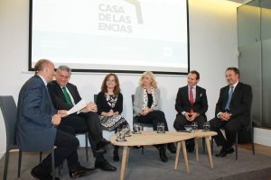 Mesa redonda celebrada durante la inauguración del espacio.