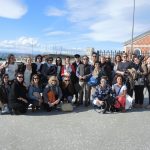Los higienistas tras su paseo en barco por la bahía de Santander.