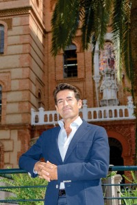El Dr. Manuel Toledano Pérez es catedrático en la Facultad de Odontología de la Universidad de Granada.