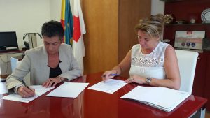 Momento de la firma del acuerdo.